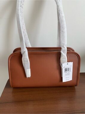 Coach Swing Zip in 1941 Saddle Tan CM565